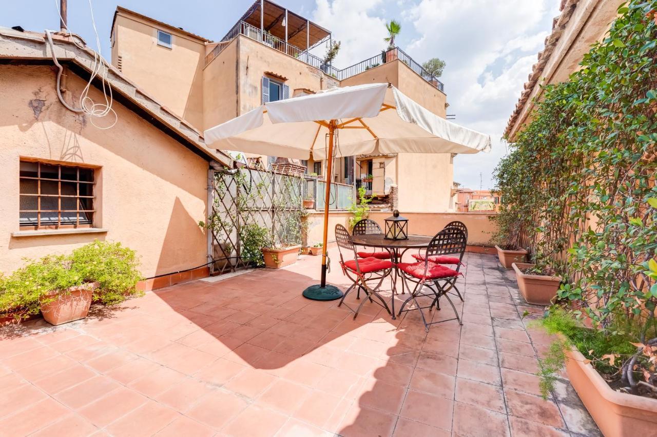 Romantic House With Terrace Exteriér fotografie